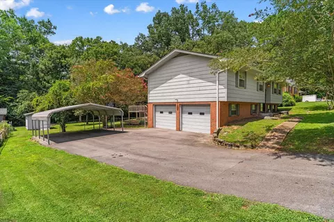1437 Piedmont Dr NE, Dalton, GA 30721