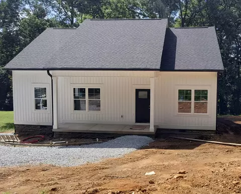 440 Hotwater Rd, Soddy Daisy, TN 37379