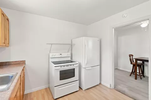 Kitchen - 602 Forrest Rd, Fort Oglethorpe, GA 30742 photo 2 of 2