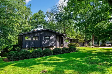 211 Dawn St, Signal Mountain, TN 37377