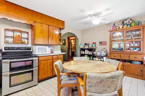Kitchen - 9439 E Brainerd Rd, Chattanooga, TN 37421 photo 3 of 6