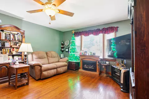 Living - 9439 E Brainerd Rd, Chattanooga, TN 37421 photo 1 of 5