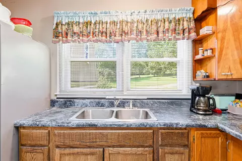 Kitchen - 9439 E Brainerd Rd, Chattanooga, TN 37421 photo 5 of 6