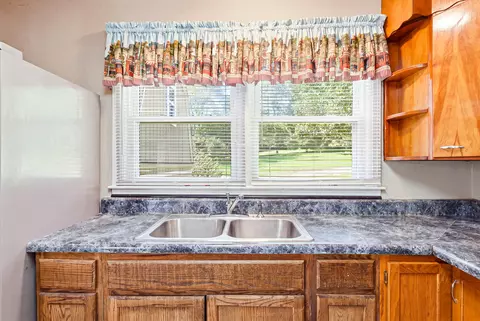 Kitchen - 9439 E Brainerd Rd, Chattanooga, TN 37421 photo 6 of 6
