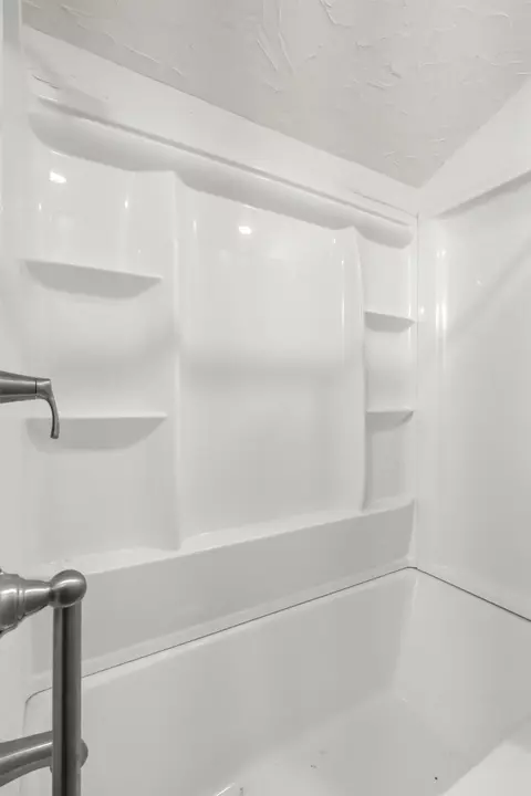 Bath - 9439 E Brainerd Rd, Chattanooga, TN 37421 photo 3 of 4