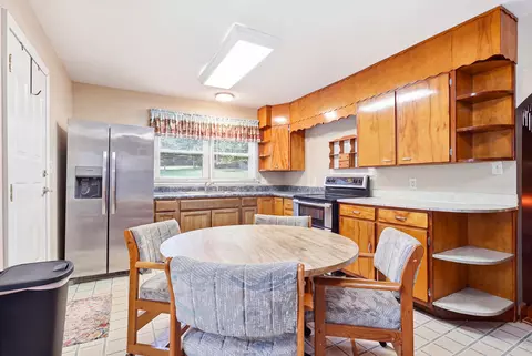 Kitchen - 9439 E Brainerd Rd, Chattanooga, TN 37421 photo 2 of 6