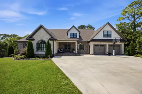 6805 Lakeshore Dr, Chattanooga, TN 37416