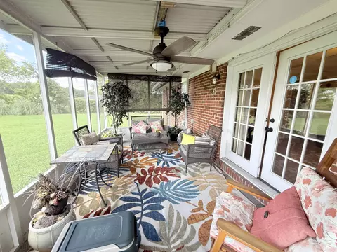 Exterior - 1608 Eagle Dr, Hixson, TN 37343 photo 3 of 8