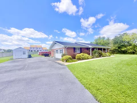 Exterior - 1608 Eagle Dr, Hixson, TN 37343 photo 6 of 8