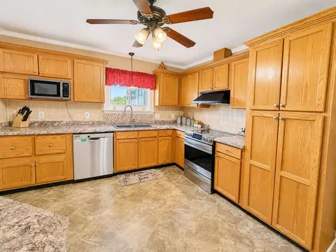 Kitchen - 1608 Eagle Dr, Hixson, TN 37343 photo 1 of 2
