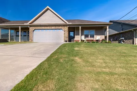 59 Southshore Dr, Fort Oglethorpe, GA 30742
