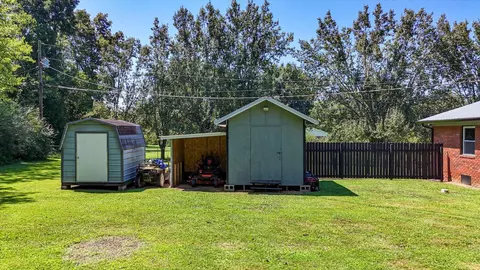 Exterior - 258 E Hills Rd, Jasper, TN 37347 photo 5 of 8
