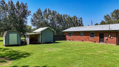 Exterior - 258 E Hills Rd, Jasper, TN 37347 photo 3 of 8