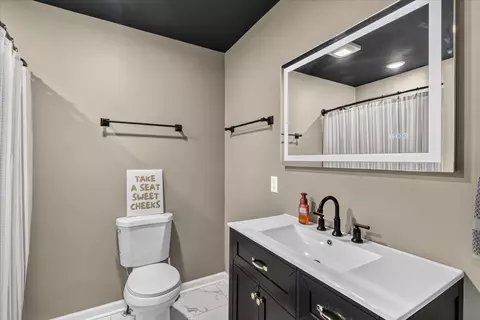 Bath - 258 E Hills Rd, Jasper, TN 37347 photo 2 of 2