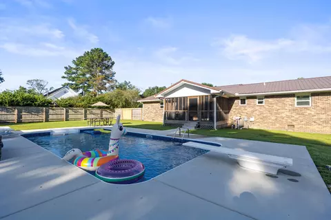 Exterior - 118 Graham Cir, Rock Spring, GA 30739 photo 5 of 10