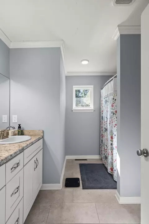 Bath - 118 Graham Cir, Rock Spring, GA 30739 photo 4 of 4