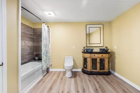 Bath - 9815 E Brainerd Rd, Ooltewah, TN 37363 photo 4 of 5