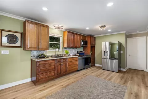 Kitchen - 9815 E Brainerd Rd, Ooltewah, TN 37363 photo 1 of 3