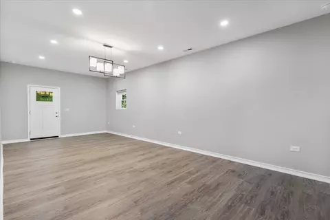 Living - 9815 E Brainerd Rd, Ooltewah, TN 37363 photo 3 of 3