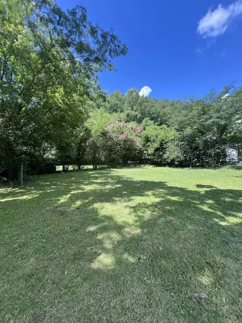 933 Mountain Creek Rd, Chattanooga, TN 37405