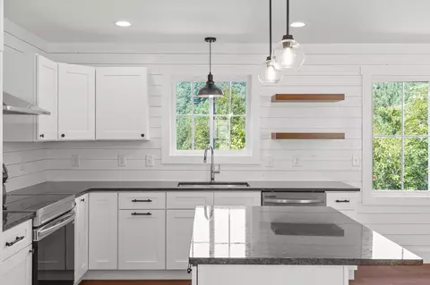 Kitchen - 123 Cherokee Ridge Dr, Ocoee, TN 37361 photo 1 of 4