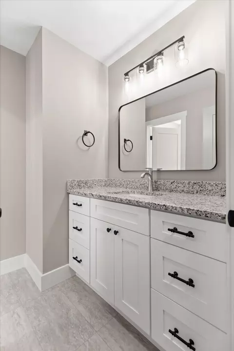 Bath - 123 Cherokee Ridge Dr, Ocoee, TN 37361 photo 3 of 5