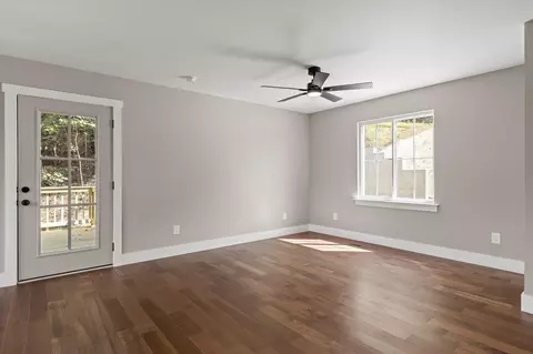 Living - 123 Cherokee Ridge Dr, Ocoee, TN 37361 photo 2 of 4