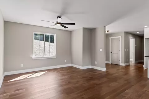 Living - 123 Cherokee Ridge Dr, Ocoee, TN 37361 photo 4 of 4