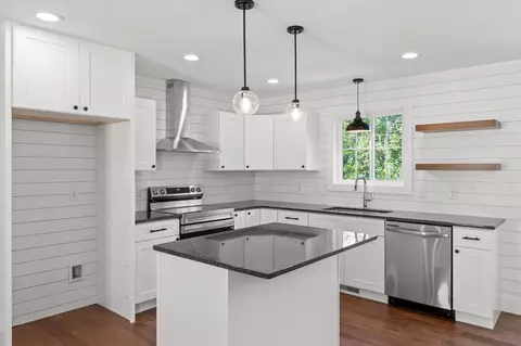 Kitchen - 123 Cherokee Ridge Dr, Ocoee, TN 37361 photo 4 of 4