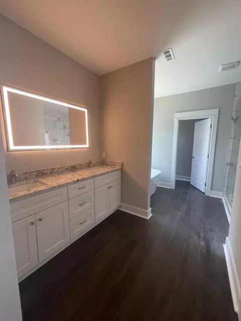 Bath - 10 Charles Dr, Chattanooga, TN 37421 photo 4 of 6