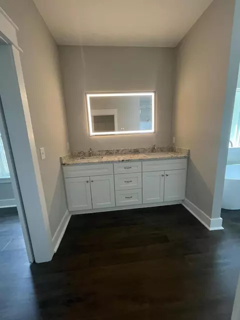Bath - 10 Charles Dr, Chattanooga, TN 37421 photo 5 of 6