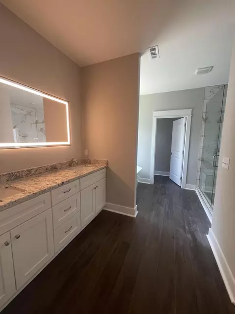 Bath - 10 Charles Dr, Chattanooga, TN 37421 photo 3 of 6