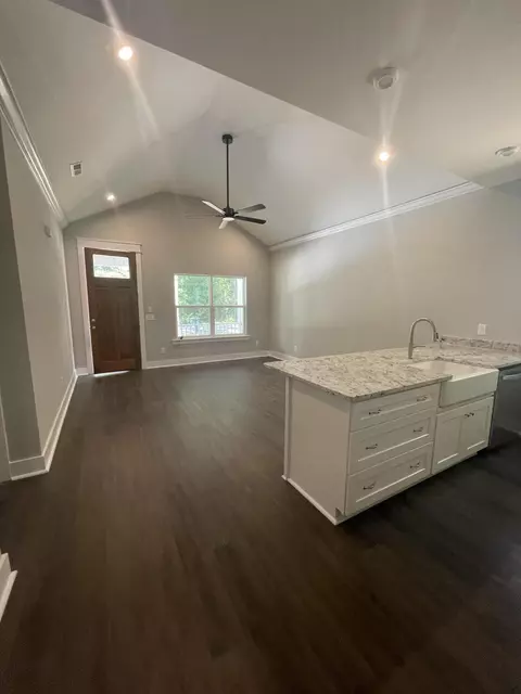 Living - 10 Charles Dr, Chattanooga, TN 37421 photo 1 of 1