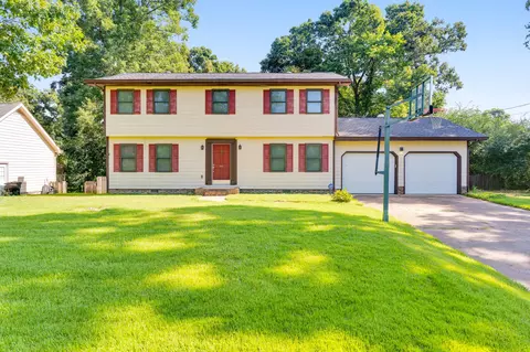 9415 Seasons Dr, Chattanooga, TN 37421