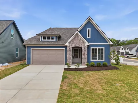 1557 Storyvale Ln, Hixson, TN 37343