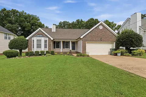 2411 Charleston Sq, Chattanooga, TN 37421