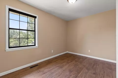 Bedroom - 481 Mcdowell Rd, Dunlap, TN 37327 photo 3 of 4