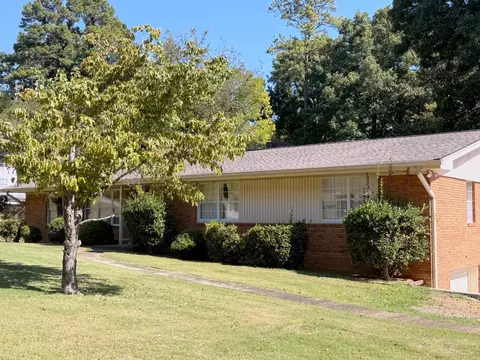 5842 Northshore Dr, Hixson, TN 37343