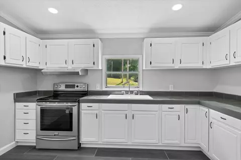Kitchen - 2815 Lyle Ln, Dalton, GA 30721 photo 1 of 3