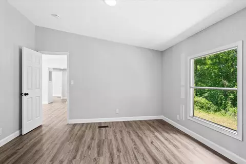 Bedroom - 2815 Lyle Ln, Dalton, GA 30721 photo 5 of 6