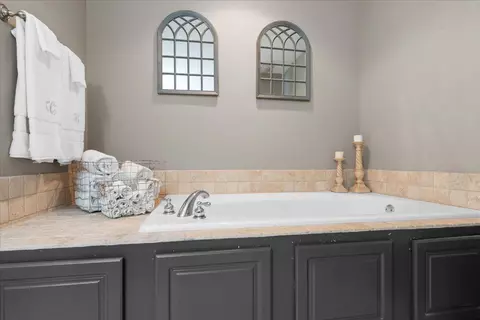 Bath - 1507 Calloway Dr, Dalton, GA 30721 photo 3 of 5