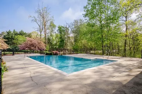 Exterior - 1507 Calloway Dr, Dalton, GA 30721 photo 5 of 8