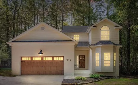914 Olsen Ave, Signal Mountain, TN 37377