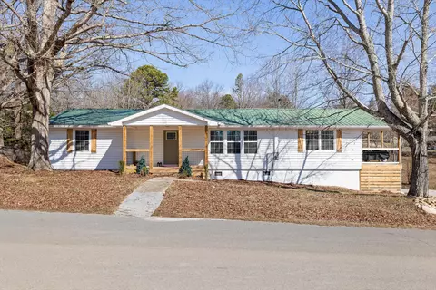 120 Dennis Rd, Trenton, GA 30752