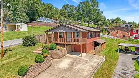 125 Pine Ridge Ln, Kingsport, TN 37663