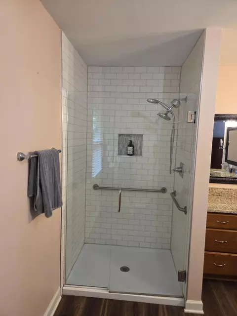 Bath - 636 Pine Brow Trl, Chattanooga, TN 37421 photo 4 of 5