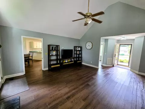 Living - 636 Pine Brow Trl, Chattanooga, TN 37421 photo 1 of 2
