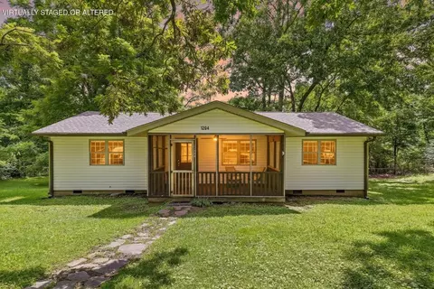 1204 Timesville Rd, Signal Mountain, TN 37377