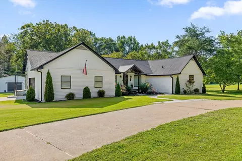 5642 Old Hunter Rd, Ooltewah, TN 37363