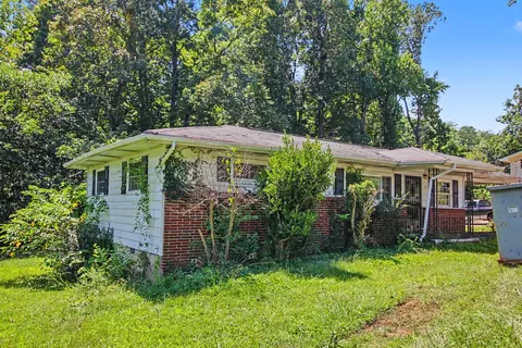 811 Lynn Ln, Rossville, GA 30741